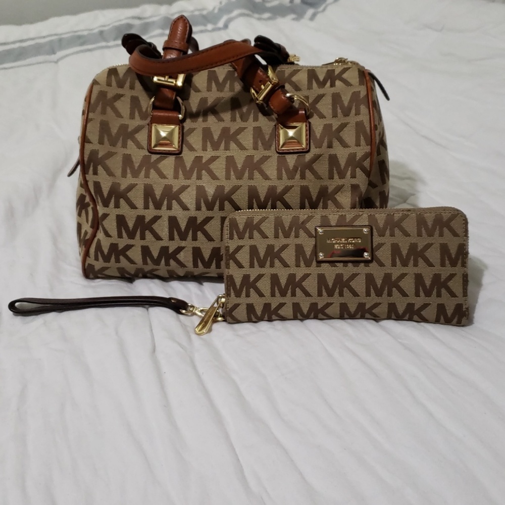 Michael Kors handbag and wallet